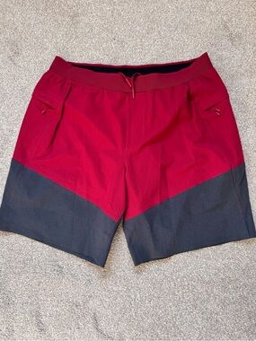 Mens Lululemon 8” Pool Shorts Size Large Lined Mesh Like New